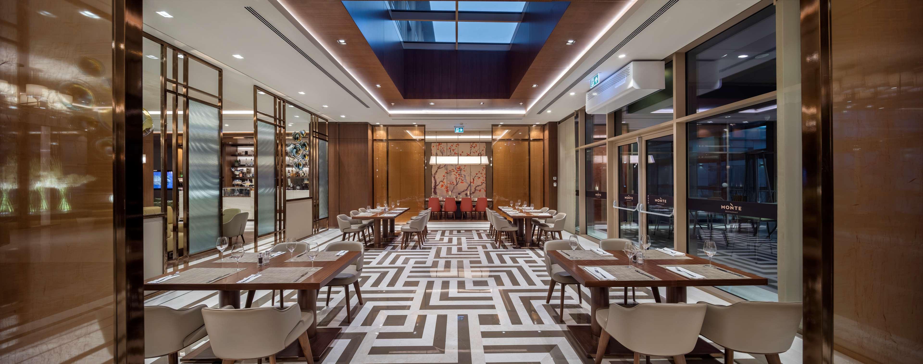 Doubletree By Hilton Skopje Hotel Ngoại thất bức ảnh The restaurant