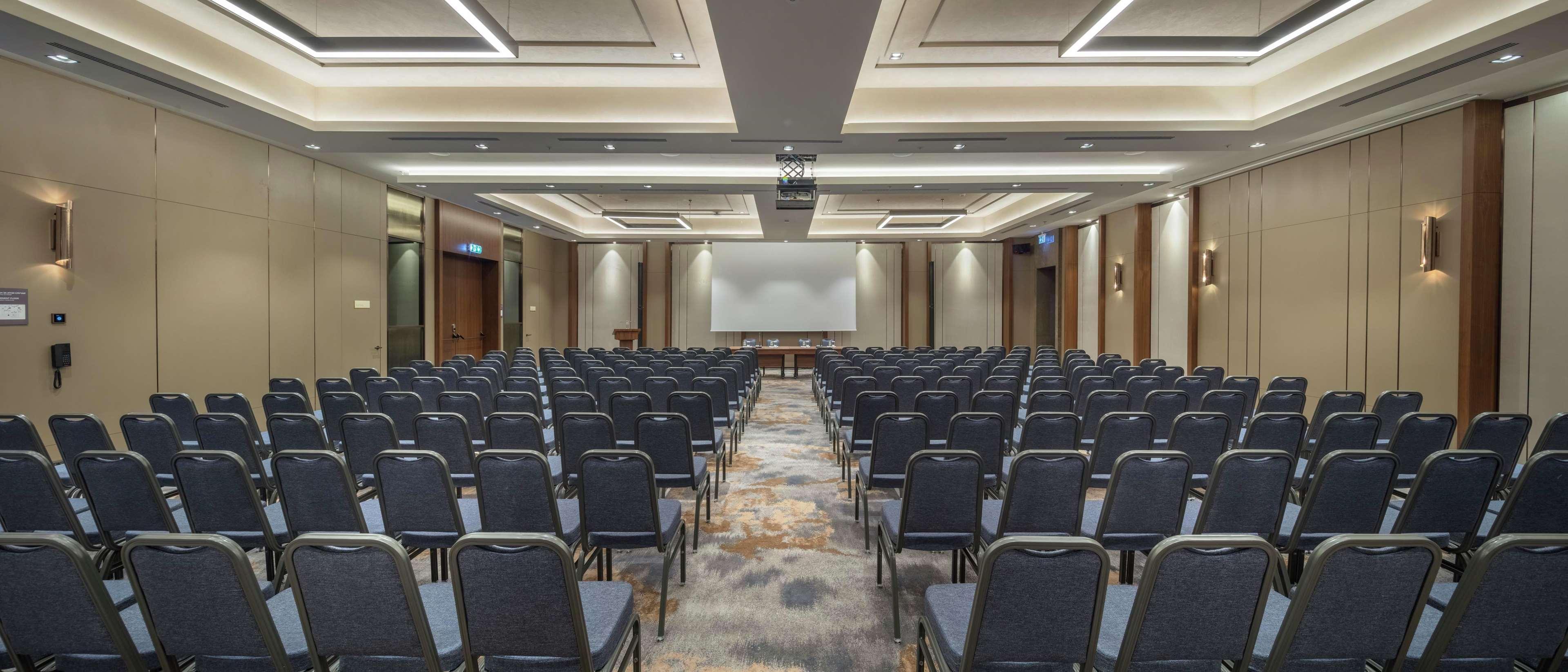 Doubletree By Hilton Skopje Hotel Ngoại thất bức ảnh The ballroom