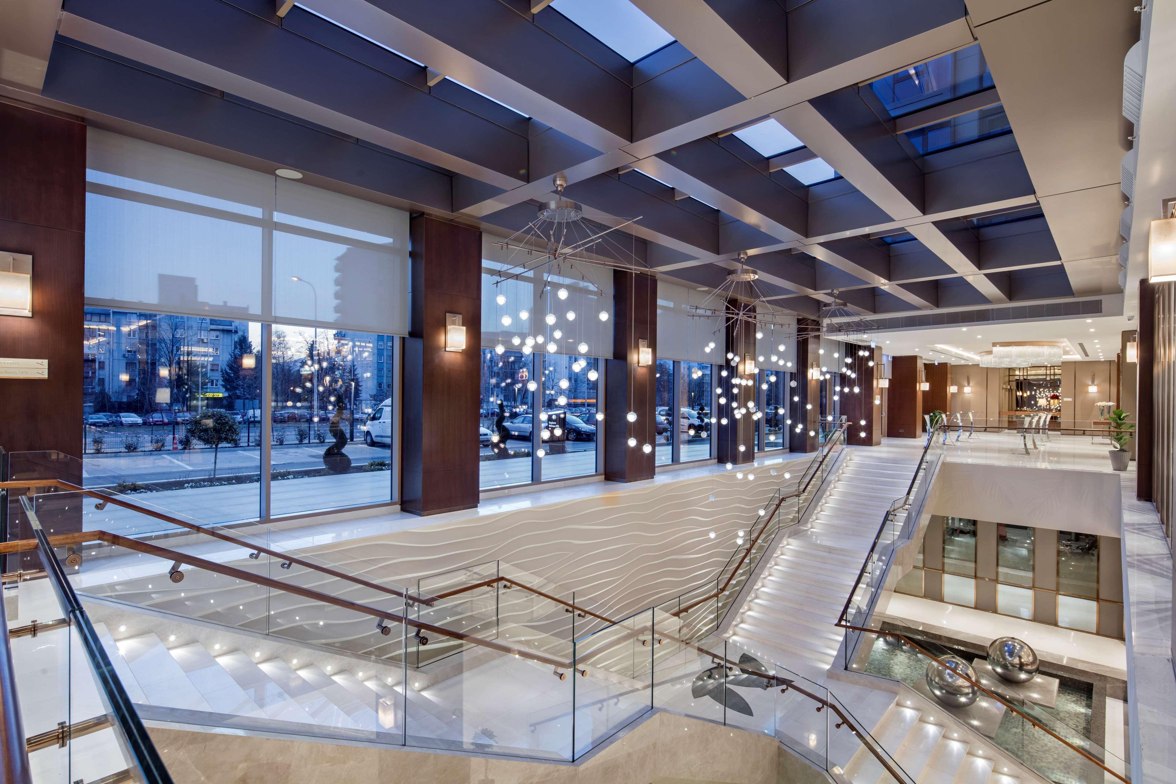 Doubletree By Hilton Skopje Hotel Ngoại thất bức ảnh The interior of the hotel