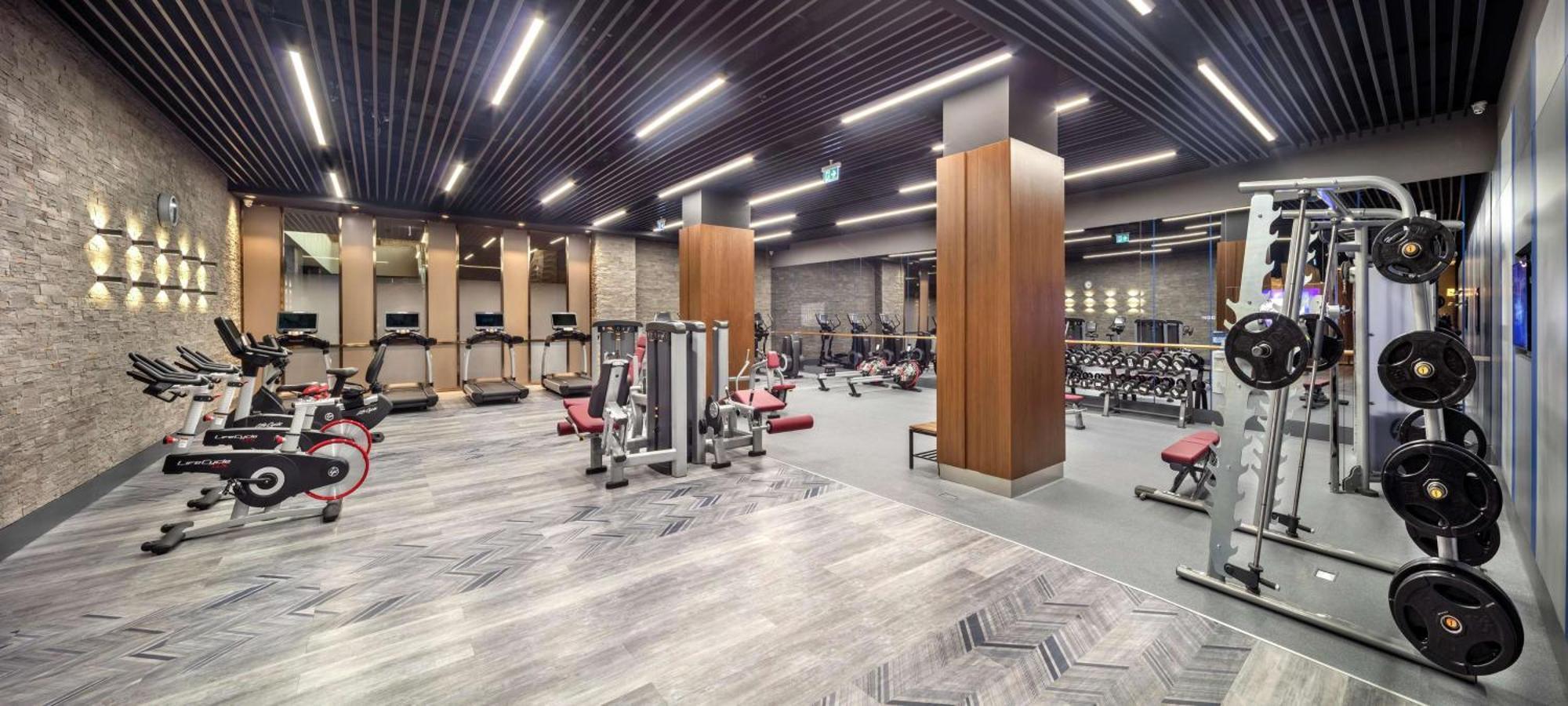 Doubletree By Hilton Skopje Hotel Ngoại thất bức ảnh The gym at the Ritz-Carlton, DIFC