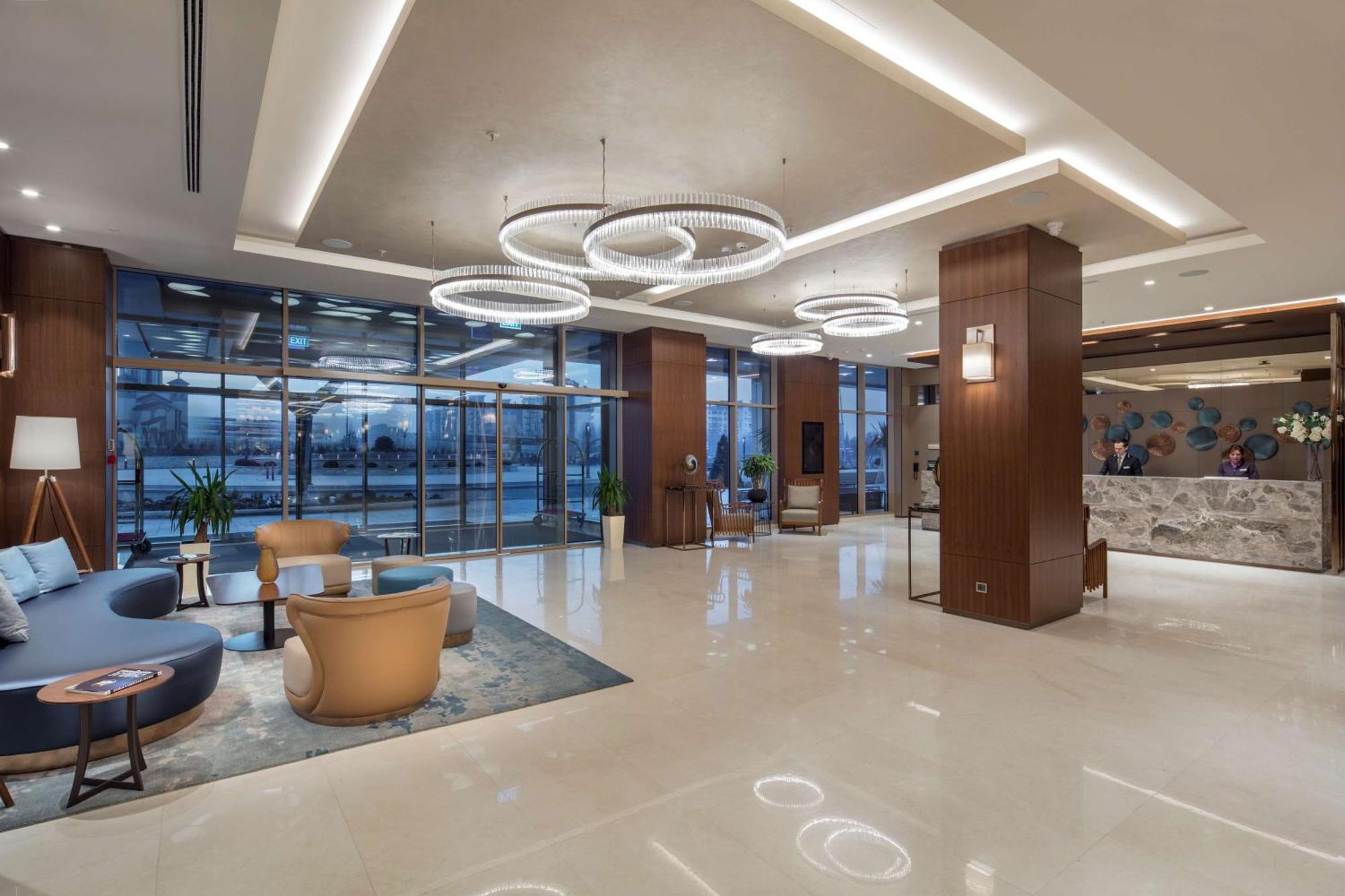 Doubletree By Hilton Skopje Hotel Ngoại thất bức ảnh Lobby