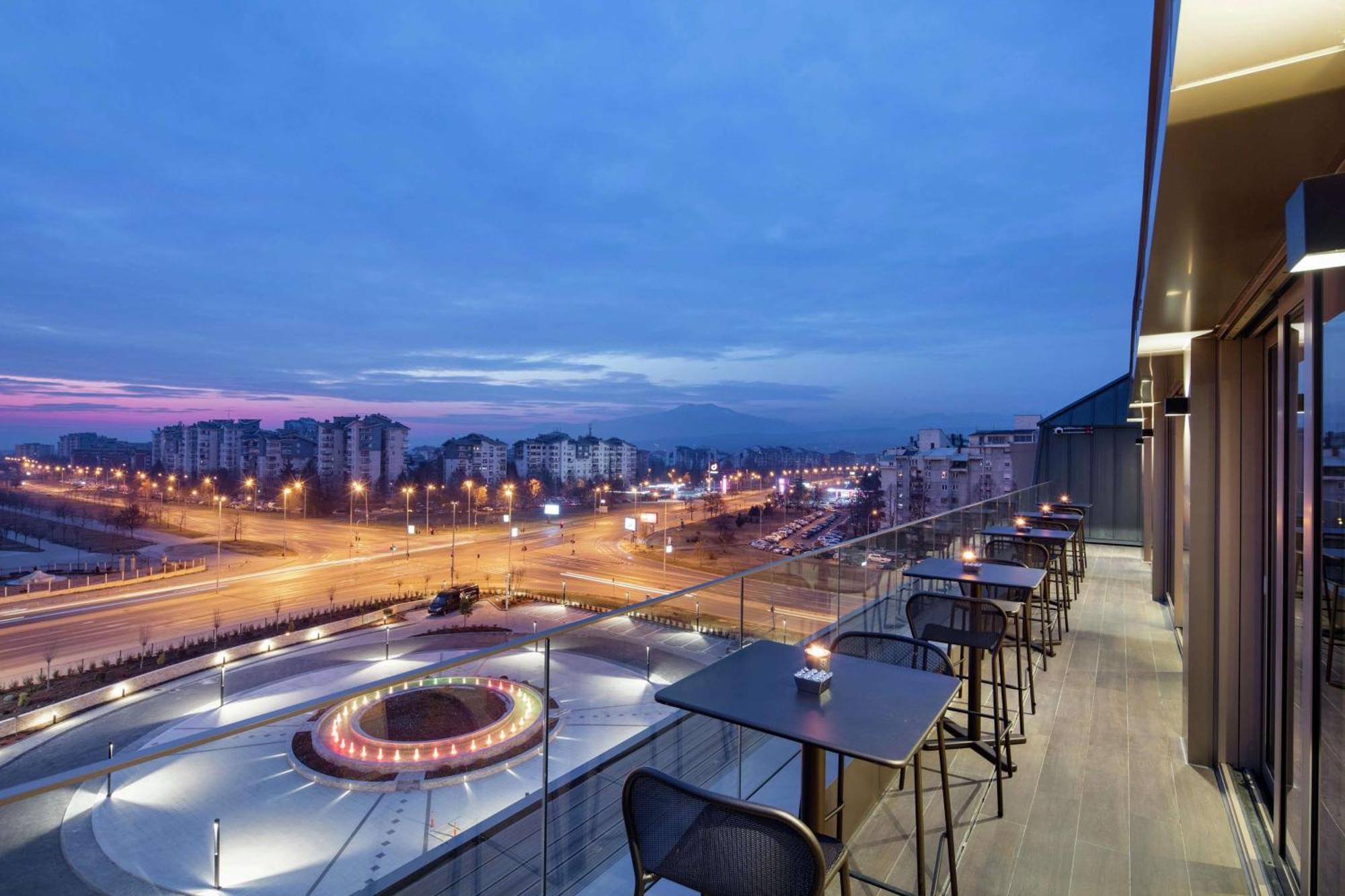 Doubletree By Hilton Skopje Hotel Ngoại thất bức ảnh View from the hotel