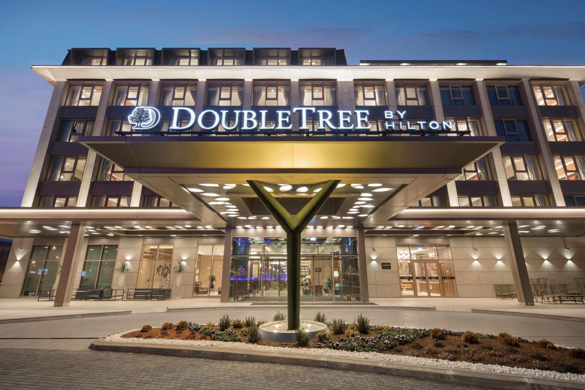 Doubletree By Hilton Skopje Hotel Ngoại thất bức ảnh DoubleTree by Hilton Athens